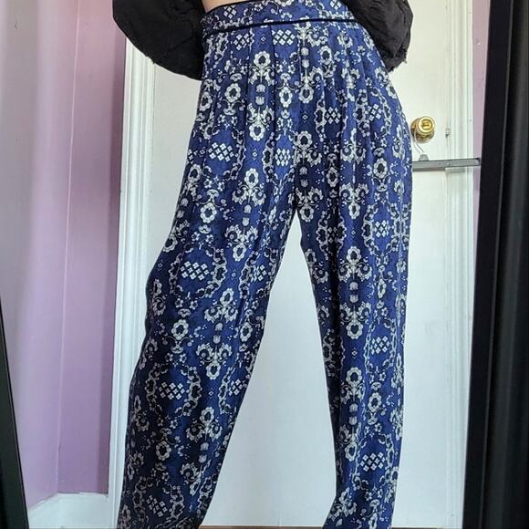 Vintage Robin Sinkler High Waisted Pleated Blue Floral Tapered Lightweight Pants - Picture 2 of 16
